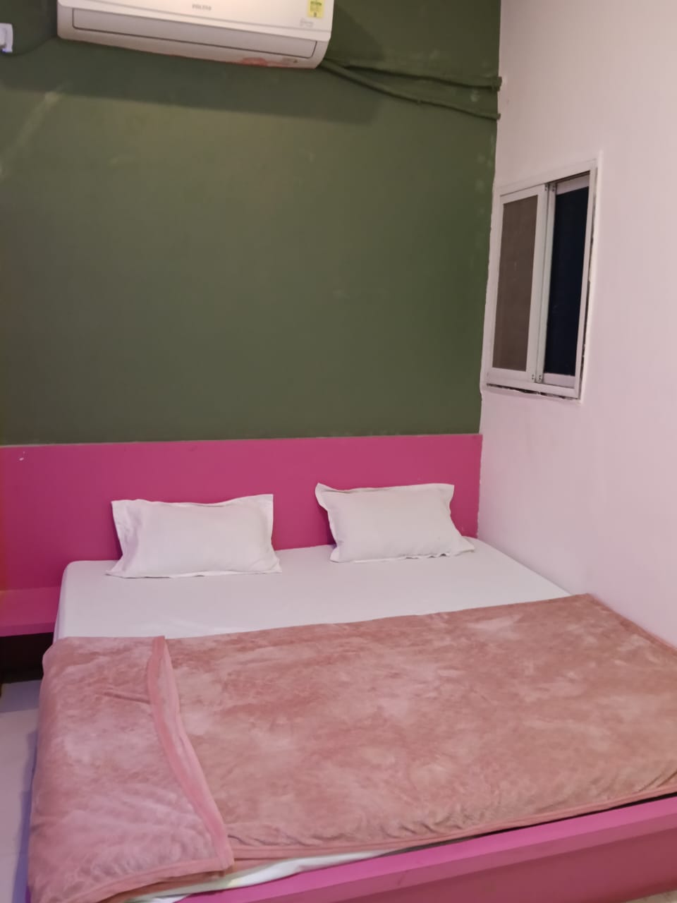 Deluxe room Hotel Sadashiv